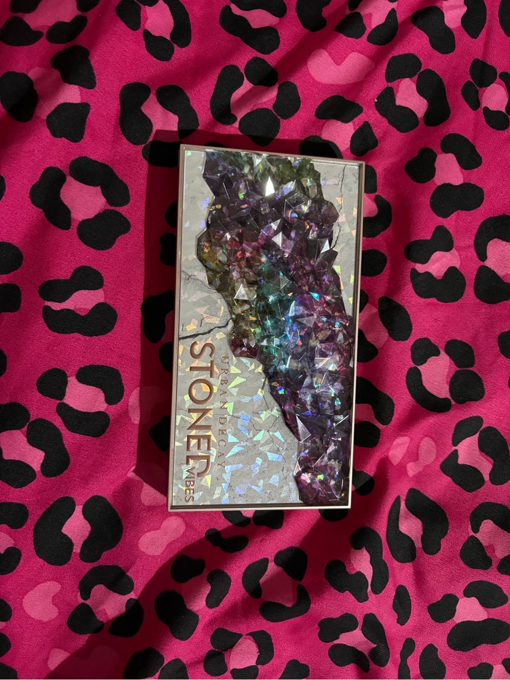 Urban Decay STONED VIBES Eyeshadow Palette - Purple Multichrome